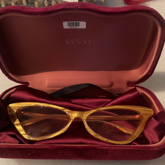 AUTHENTIC GUCCI Yellow Cat Eye Sunglasses - Picture 2 of 5